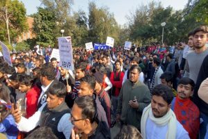 जेएनयू में लेफ्ट प्रायोजित हिंसा के विरोध व सीएए के समर्थन में छात्रों का विशाल मार्च