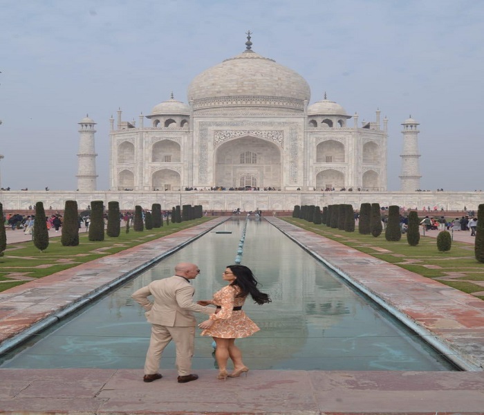 Amazon Founder Jeff Bezos Visits Taj Mahal