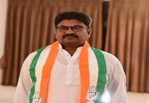 महाराष्ट्र : मंत्री ना बनाए जाने से कांग्रेस विधायक ने दी इस्तीफे की धमकी