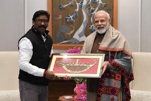 झारखंड के मुख्यमंत्री सोरेन ने प्रधानमंत्री मोदी से मुलाकात की