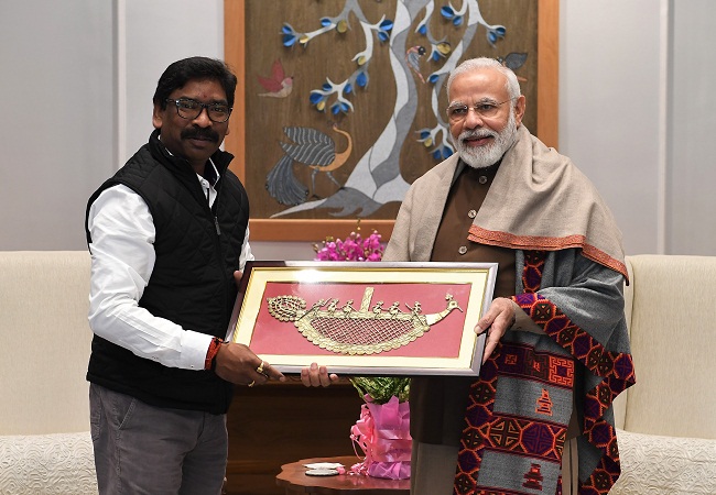 झारखंड के मुख्यमंत्री सोरेन ने प्रधानमंत्री मोदी से मुलाकात की