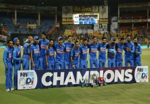 बेंगलुरू वनडे: भारत 7 विकेट से जीता, सीरीज पर 2-1 से कब्जा