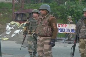 जम्मू-कश्मीर: नगरोटा में CRPF पोस्ट पर हमला, 3 आतंकी ढेर