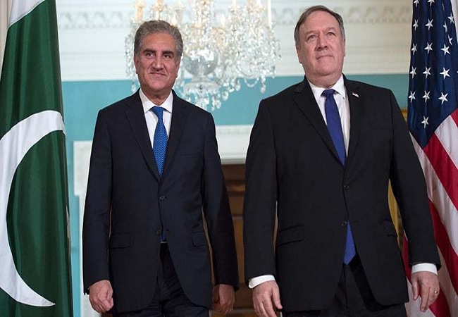 Mike Pompeo and Shah Mahmood Qureshi 