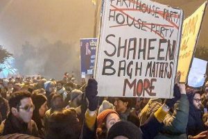 पिस्टल लेकर शख्स पहुंचा शाहीन बाग, प्रदर्शनकारियों ने भगाया