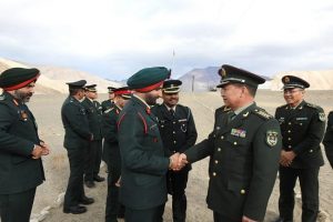 नए साल पर लद्दाख में भारतीय व चीनी सैनिकों ने मुलाकात की