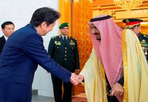 जापान के प्रधानमंत्री सऊदी दौरे पर, किंग से मुलाकात की
