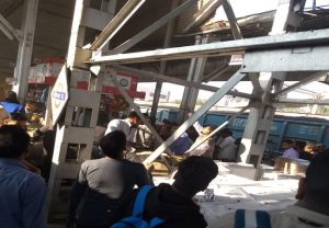 भोपाल रेलवे स्टेशन पर बड़ा हादसा, फुटओवर ब्रिज का हिस्सा गिरने से 8 लोग घायल