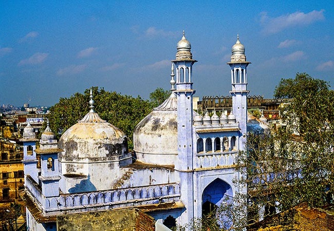 Gyanvapi Mosque (Great Mosque of Auran Aurangzeb), Varanasi (Benares), Uttar Pradesh, India