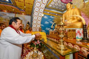 अस्सी घाट के बाद श्रीलंकाई पीएम राजपक्षे ने की महाबोधि मंदिर में पूजा-अर्चना