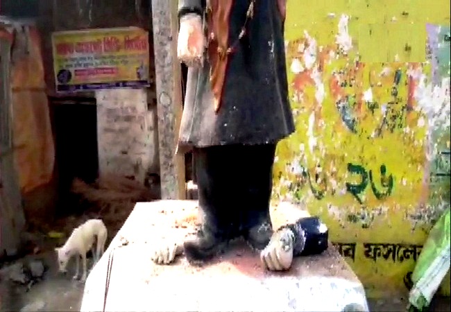 Swami vivekanand staute vandalized 