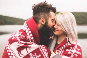 Kiss Day 2022: किस डे क्यो है प्रेमियों के लिए खास?, किस करना सेहत के लिए फायदेमंद