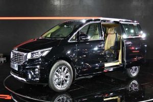 Auto Expo 2020: Premium MPV फीचर्स के साथ लॉन्च हुई Kia Carnival