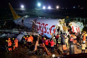 इस्तांबुल में रनवे पर फिसला विमान, तीन लोगों की मौत, 179 घायल