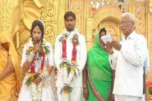मध्य प्रदेश के सीहोर में हुई अनोखी शादी, संविधान की शपथ लेकर दूल्हा-दुल्हन ने किया विवाह