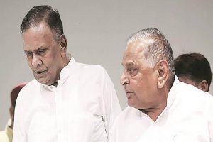 पूर्व केंद्रीय मंत्री व सपा नेता बेनी प्रसाद वर्मा का निधन, अखिलेश ने दुख जताया
