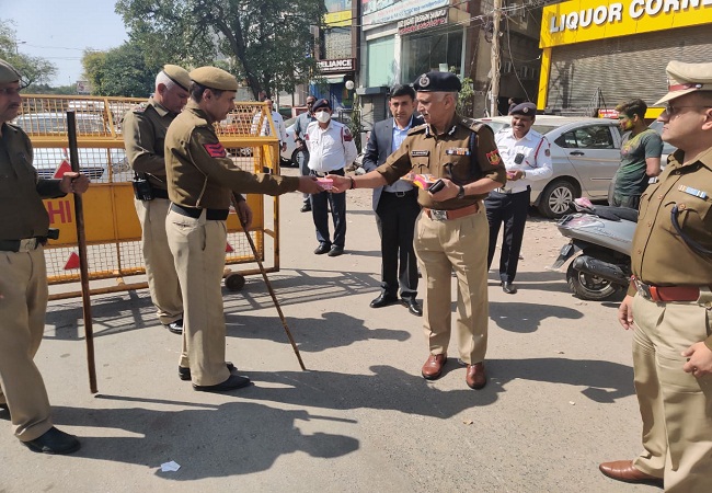 CP DELHI IN HOLI With Traffic Police