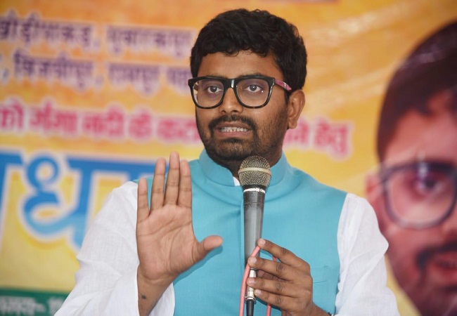 बलिया के करीब दर्जन भर गांवों को गंगा नदी के कटान से बचाने के लिए युवा चेतना का शंखनाद