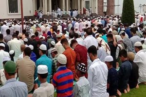 पाकिस्तान : ईद की नमाज सामूहिक रूप से पढ़ने का आह्वान