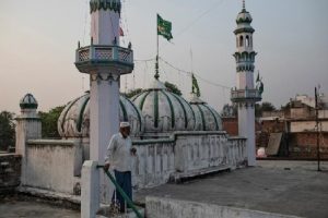 कोविड-19 : उत्तर प्रदेश की मस्जिदों में छिपे मिले कई विदेशी नागरिक