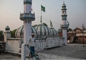 कोविड-19 : उत्तर प्रदेश की मस्जिदों में छिपे मिले कई विदेशी नागरिक