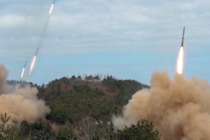 कोरोना महामारी के बीच उत्तर कोरिया ने 2 बैलिस्टिक मिसाइलों का किया परीक्षण