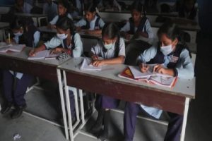 UP: ऑपरेशन कायाकल्प के तहत यूपी में बदल रही स्कूलों की तस्वीर
