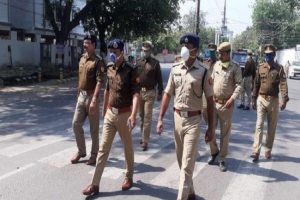 बिहार : कोरोना महामारी के बीच मस्जिद में जांच करने गई पुलिस टीम पर हमला