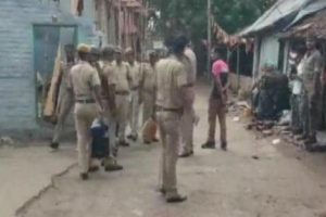 पश्चिम बंगाल के 24 परगना जिले में भिड़े पुलिस और पब्लिक, घायल हुए 5 पुलिसकर्मी