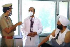 एसआई हरजीत सिंह की हॉस्पिटल से 18 दिन बाद छुट्टी, निहंगों ने काट दी थी कलाई