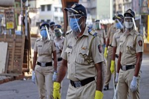 कोरोनावायरस : महाराष्ट्र में अबतक 8 पुलिसकर्मियों की मौत, प्रदेश में 1007 पुलिसकर्मी हो चुके हैं संक्रमित