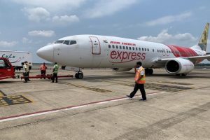 वंदे भारत मिशन : एयर इंडिया की उड़ान से 129 लोग ढाका से दिल्ली लाए गए