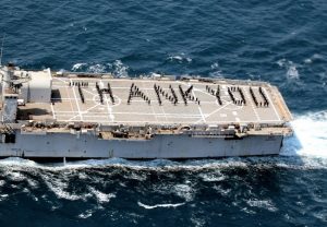 भारतीय नौसेना ने विशाखापट्टनम में कोरोना योद्धाओं को दिया धन्यवाद