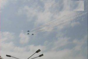 जयपुर में भारतीय वायुसेना के हेलीकॉप्टरों ने कोरोना योद्धाओं को दी सलामी