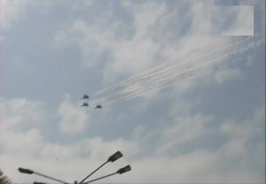 जयपुर में भारतीय वायुसेना के हेलीकॉप्टरों ने कोरोना योद्धाओं को दी सलामी