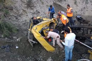 जम्मू एवं कश्मीर में भूस्खलन की चपेट में आने से 2 की मौत, 9 घायल