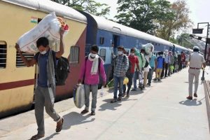 80 प्रतिशत श्रमिक विशेष ट्रेनें सिर्फ उत्तर प्रदेश और बिहार के लिए गईं : रेलवे