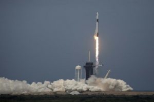 दो अंतरिक्ष यात्रियों को लेकर रवाना हुआ SpaceX, रचा इतिहास