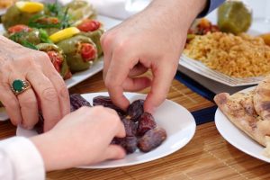 कोरोना के बीच रमजान में संतुलित आहार लें : पोषण विशेषज्ञ