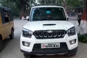 बिहार : कांग्रेस विधायक संजय तिवारी की गाड़ी से शराब बरामद, 4 कार्यकर्ता गिरफ्तार