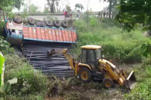 बिहार के भागलपुर जिले में ट्रक और बस की टक्कर, 9 मजदूरों की मौत