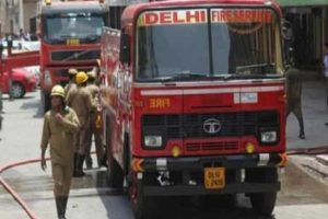 दिल्ली की आर्मी कैंटीन में लगी आग, दमकल की आठ गाड़ियां मौके पर मौजूद