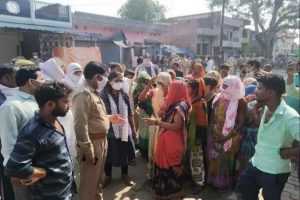 उत्तर प्रदेश : अवैध पटाखा फैक्ट्री में धमाका, 3 महिलाओं की मौत