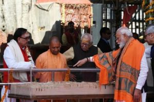 काशी विश्वनाथ मंदिर के कपाट खोलने के लिए प्रधानमंत्री से की गई अपील