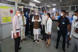 दिल्ली में कोरोना के कहर को देखते हुए गृह मंत्री अमित शाह ने LNJP अस्‍पताल पहुंचकर लिया तैयारियों का जायजा