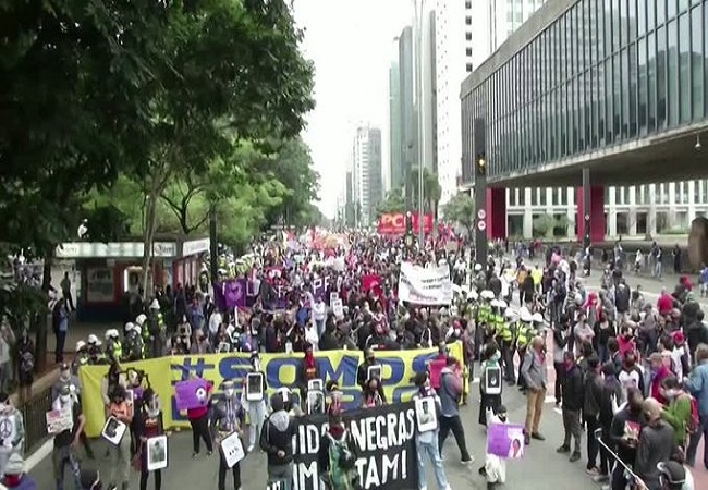 Brazil Protest corona