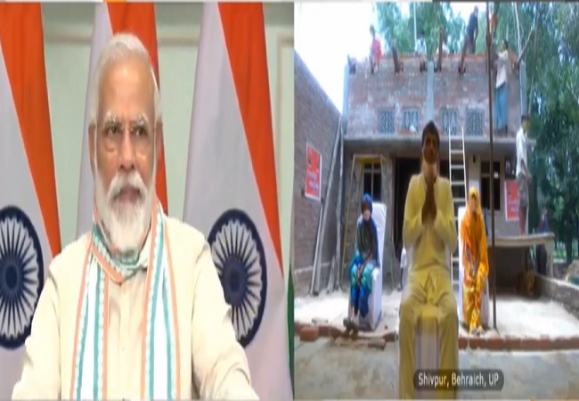 जब पीएम मोदी ने किसान से पूछा-‘आपको मकान मिल गया, मुझे क्या दोगे?’, मिला ये जवाब
