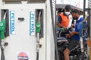Petrol-Diesel Price: पेट्रोल-डीजल के दाम स्थिर, ओपेक की बैठक से पहले कच्चे तेल में लौटी तेजी