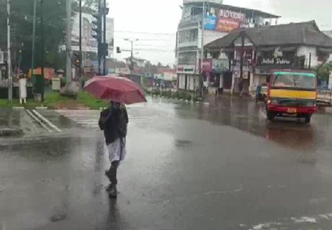 Rain lashes Kerala