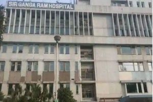 Delhi: सर गंगाराम अस्पताल के 37 डॉक्टर आए कोरोना की चपेट में, पांच अस्पताल में भर्ती
